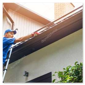 Dachrinnenreinigung an Einfamilienhaus